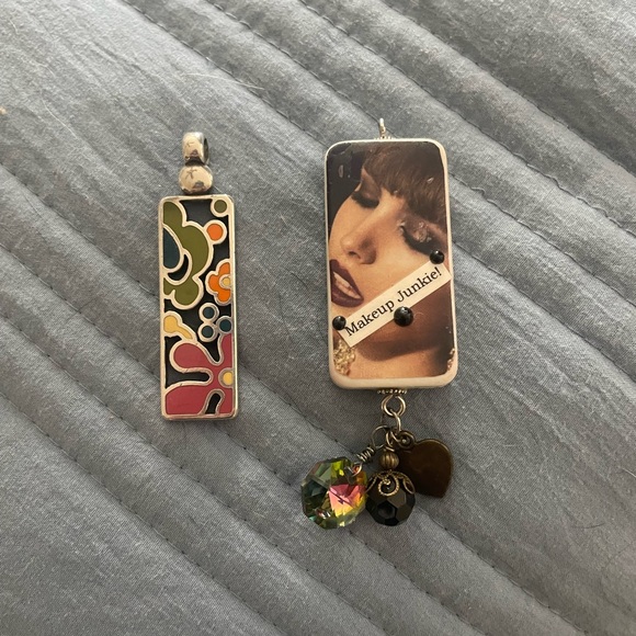 Two necklace charms for a slide or chain - Picture 2 of 2